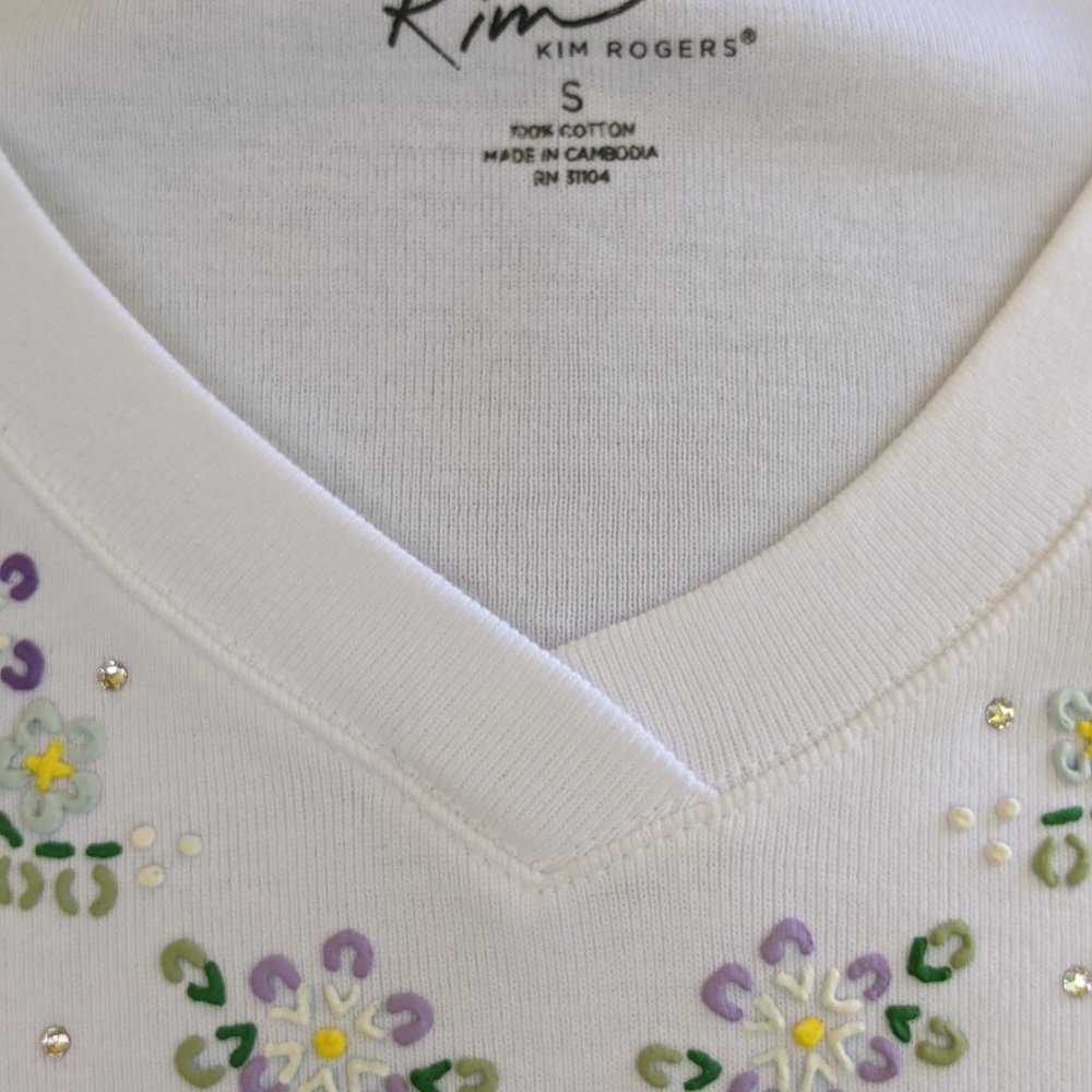 Hand Painted White T-Shirt Puff Paint - Picture 5 of 5